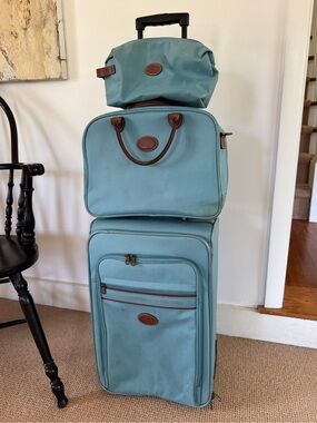 Longchamp Vintage Cornflower Blue Carryon Luggage Set Suitcase Toiletry Bags
